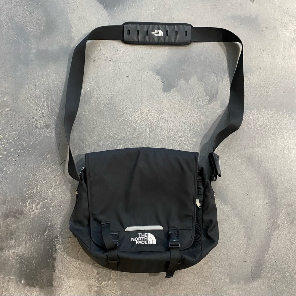The North Face Laptop Messenger Bag Multi-Pockets Shoulder Strap 15”x17”